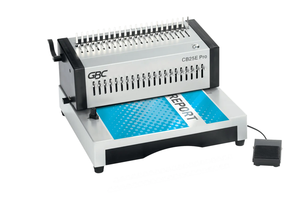 GBC CB25E Pro, document posé à plat devant la fente de perforation