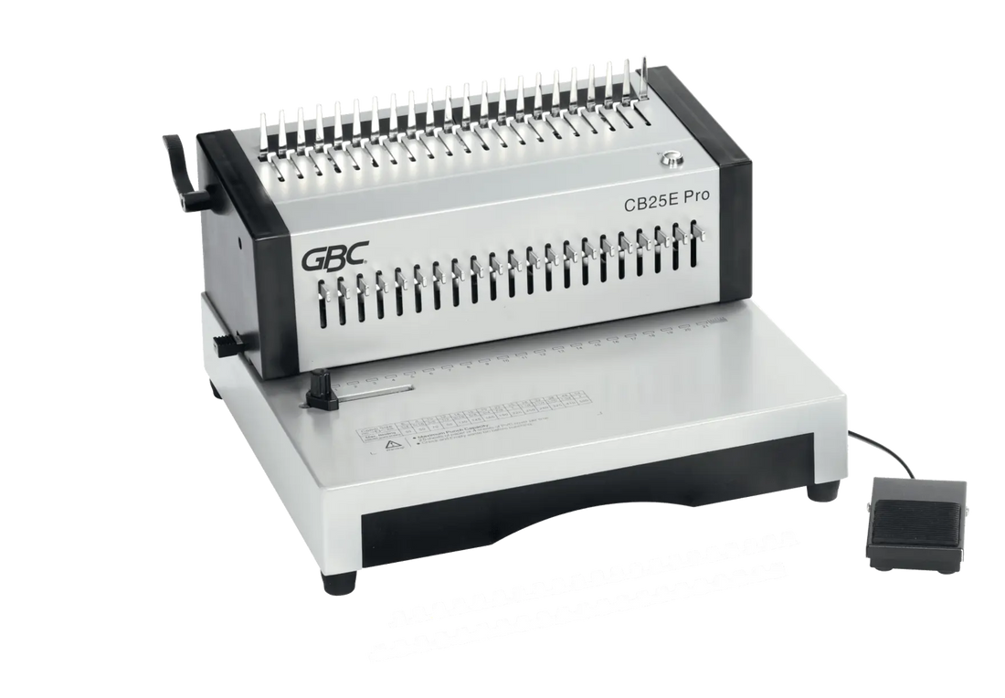 Perforelieuse électrique GBC CB25E Pro avec sa pédale et deux peignes plastique CombBind
