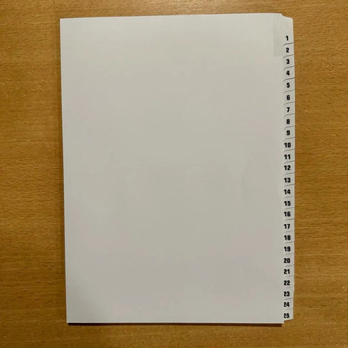 Jeu d’intercalaires numérotés de 1 à 25, feuillets blancs